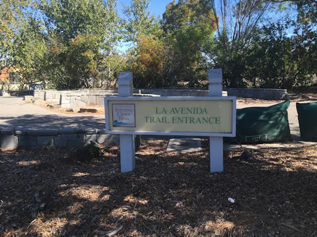 La Avenida Bike Trail Head