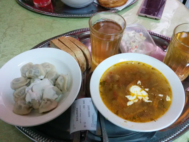 Po-Pel'meshke, Kafe Domashney Kukhni