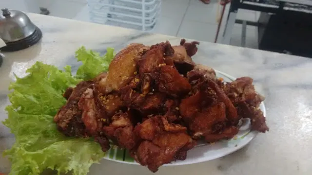 Torre de Pizza Pizzaria e restaurante