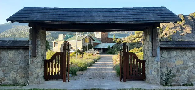 Hosteria Piedra Pintada