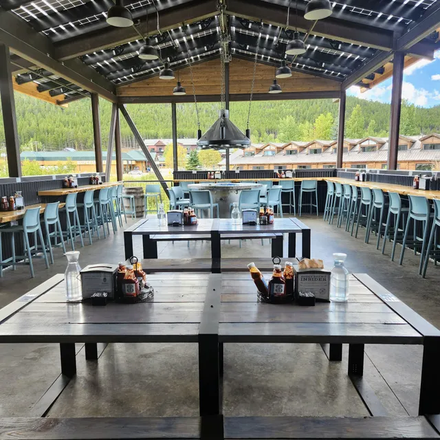 Busey Brews Smokehouse & Brewery