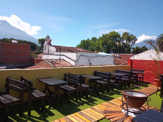 Cataleya Hostal & Grill