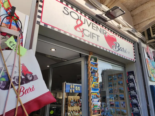Souvenir shop bari