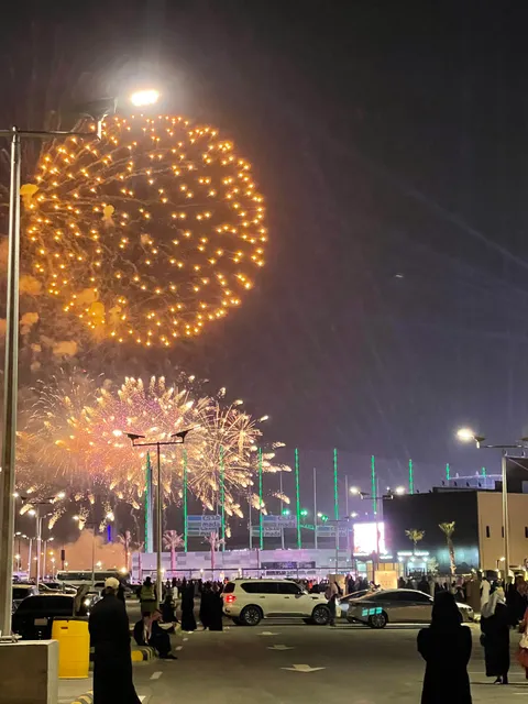 مدخل رقم ١ مواقف رياض سكوير 2