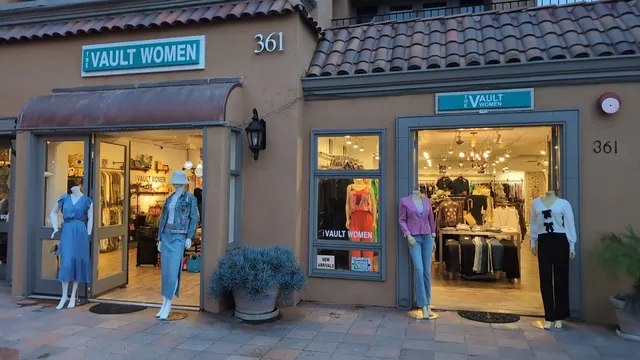 Vault Women, Laguna Beach