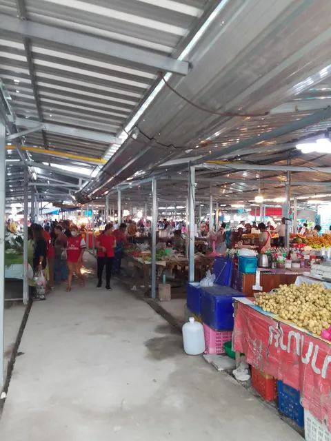 ตลาดนัดหัวสะพาน เกาะสิเหร่