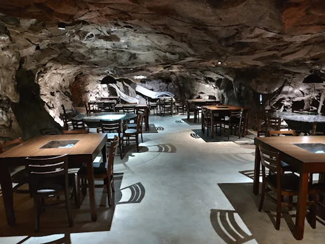Garimpo Restaurante Subterrâneo - Ametista do Sul