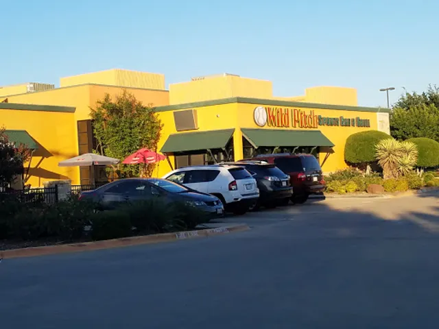 Wild Pitch Sports Bar & Grill