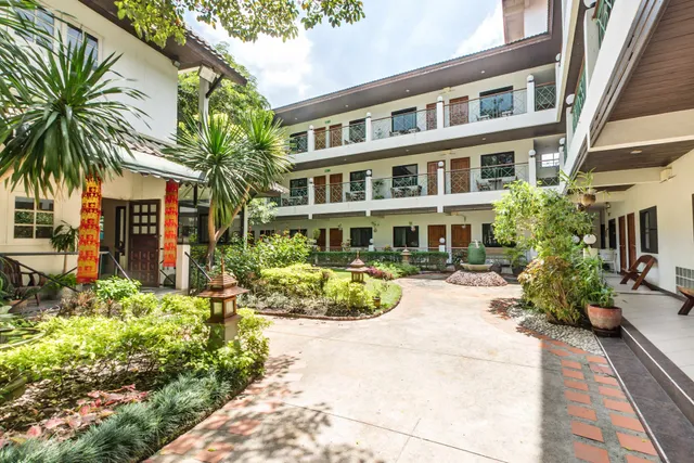 Charlie House Pinklao