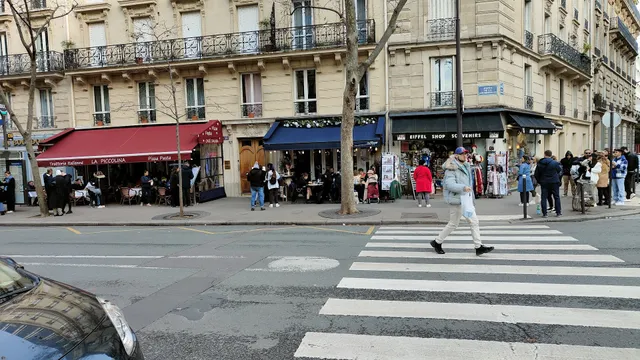 Eiffel Shop Souvenirs