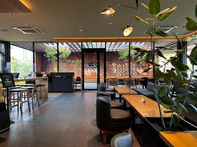 Starbucks Coffee - Yamaguchi City Central Park