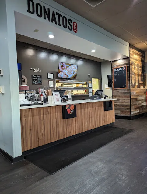 Donatos Pizza