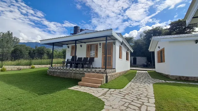 Saanjh Cottages: Cottages in Bir