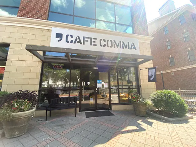 Cafe Comma