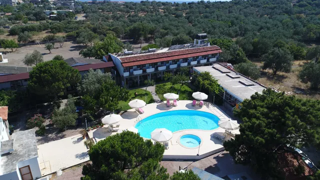 Assos Kadırga Otel Restaurant & Beach