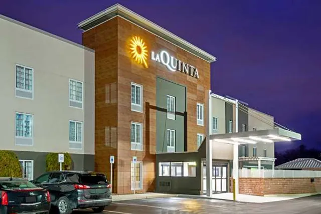 La Quinta Inn & Suites by Wyndham New Cumberland-Harrisburg