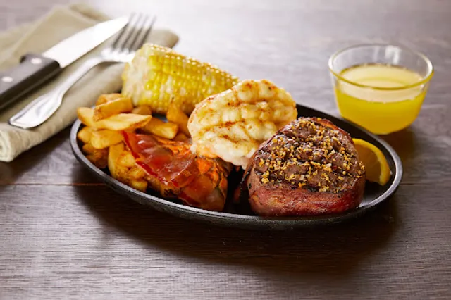 Chuck's Roadhouse Bar & Grill