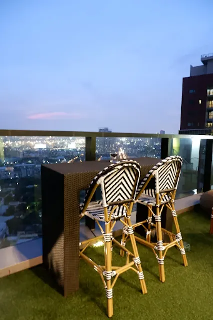 High Streats Rooftop Bar