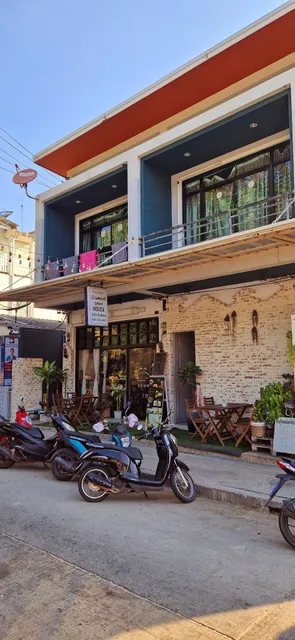 เสม็ด เกรย์ เฮาส์ Samed Gray House