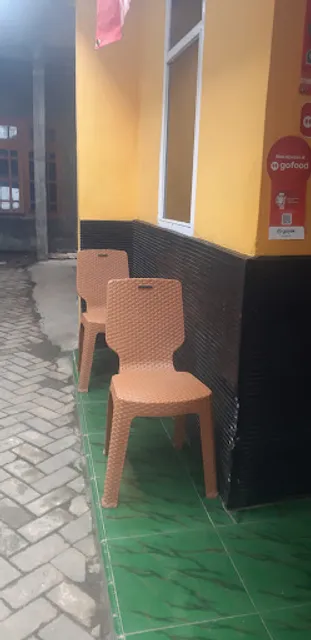 Ayam geprek sambel ija