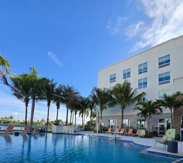 Hampton Inn & Suites Naples South