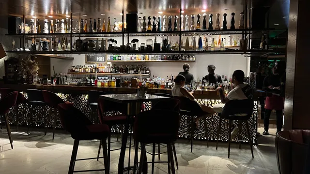 Koï, Restaurant &Lounge