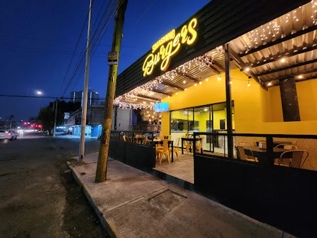 Smashing Burgers - Mitras Centro