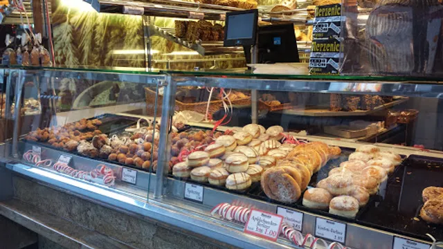 Bakery Merzenich on the High Street