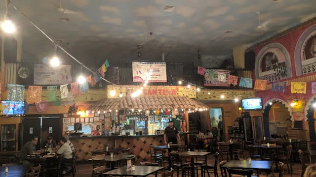 Bigo's Bar & Grill - Paredes