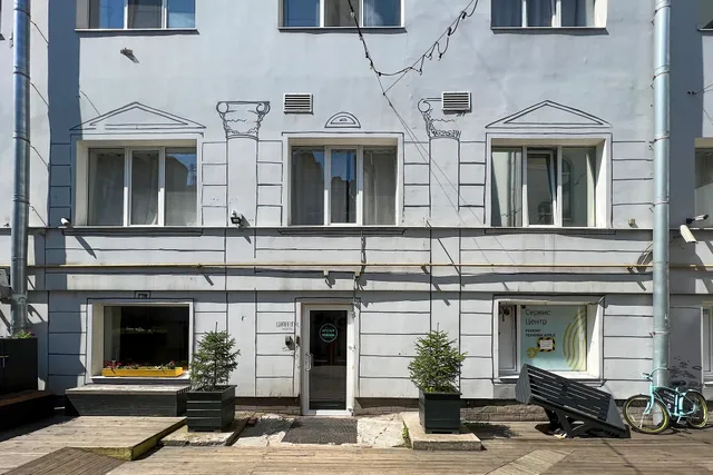 Khostel Druz'ya Graffiti