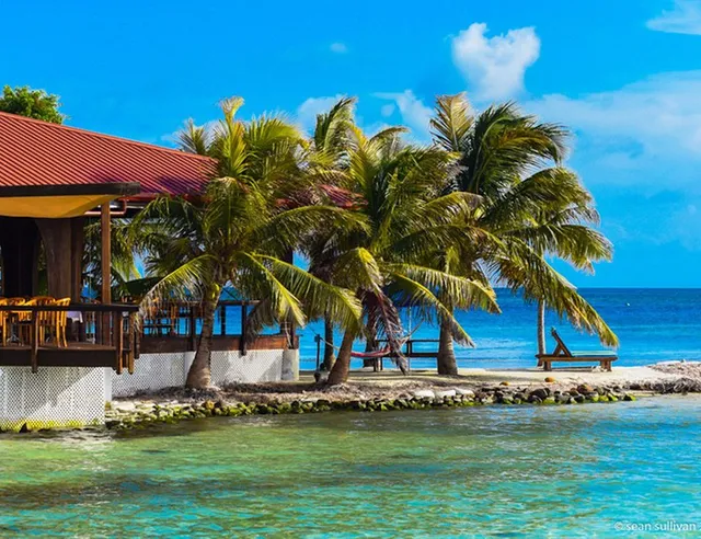 Ray Caye Island Resort
