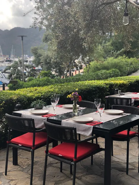 Joy Restaurant and Lounge Bar