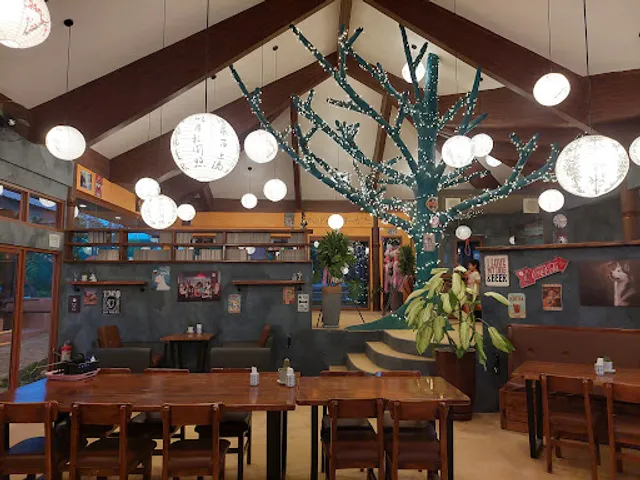 Happy Husky Cafe / Restaurant