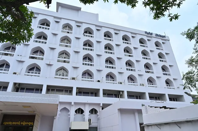 Hotel Akbari