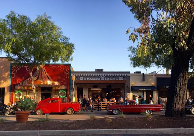 Burger Bench Escondido
