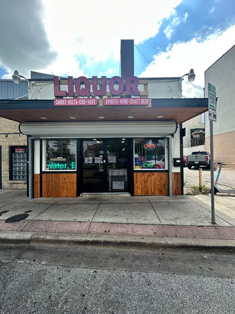 Everest Liquor & Smoke 11th St