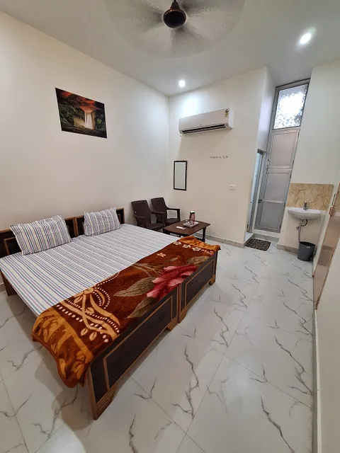 INDIAN PALACE BUILDING