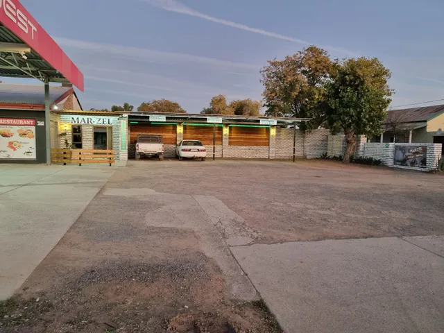 Mar-Zel Guest house & Restaurant