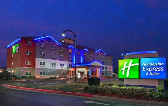 Holiday Inn Express & Suites Jenks by IHG