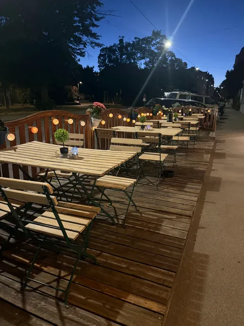 Pizzeria Schwarzlackenau 1150