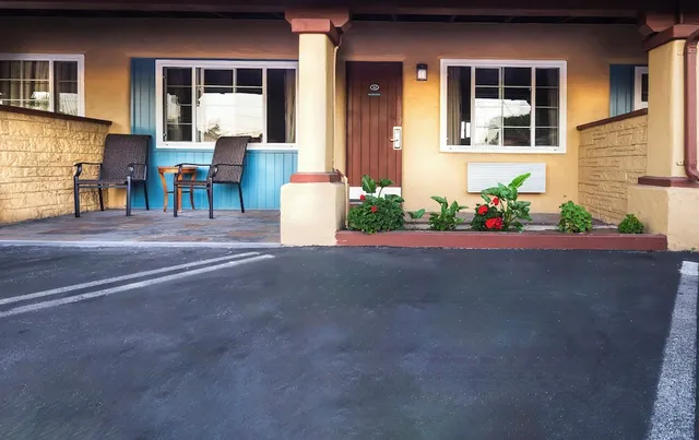 Hitching Post Studios Inn