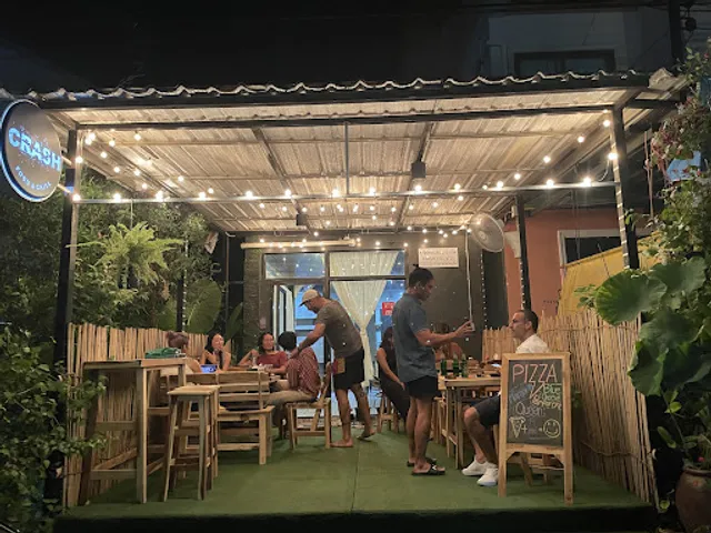 Crash Bar & Restaurant