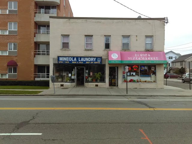 Portuguese Mini Market