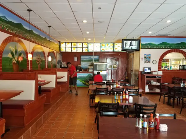 El Amanecer Latino Market