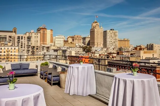 Hotel Adagio, Autograph Collection