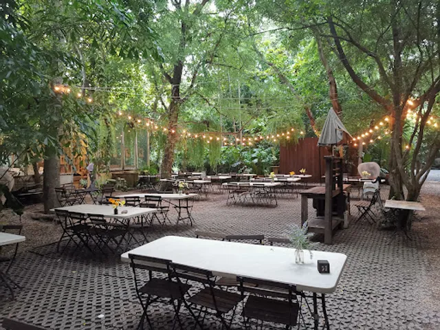 Little Tree Garden Café
