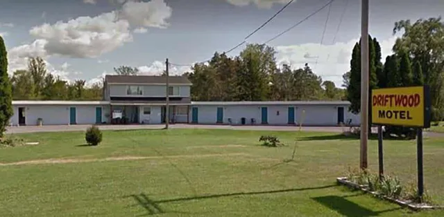 Driftwood Motel