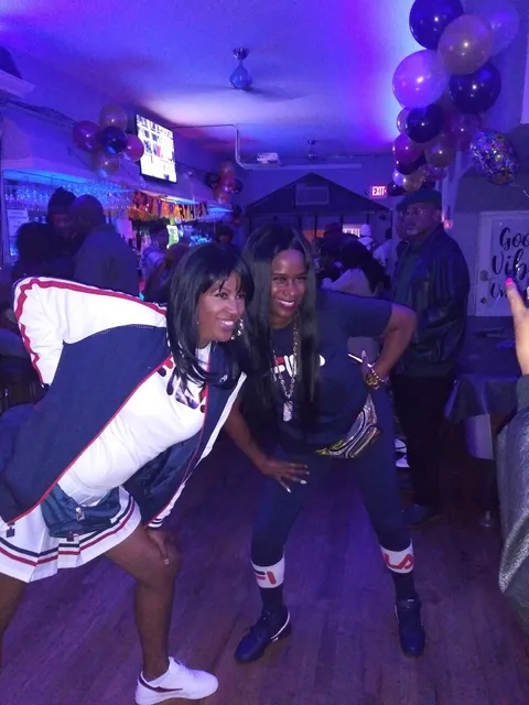 Deja Vu Bar and Lounge 2.0