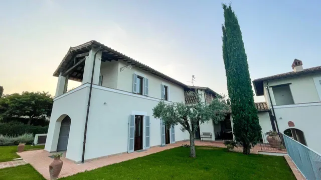 Agriturismo La Corte dei Cavalieri di Azienda Agricola Le Lame di Zampolini Giovanni