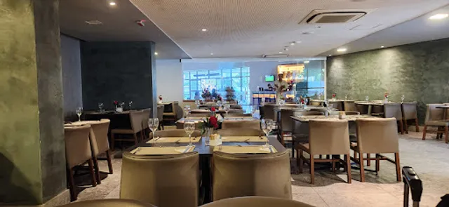 Le Monde Restaurante